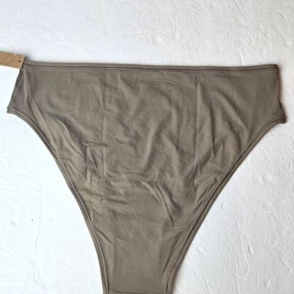 SKIMS BIKINI PANTY NWT - Picture 7 of 9